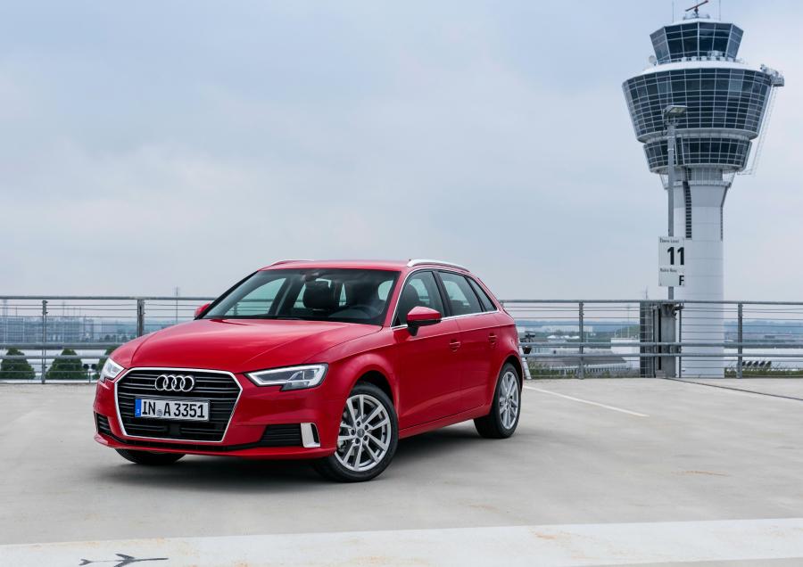  Audi A3 Sportback 2.0 TFSI (8V) 2016 года  (WW) (фото 17 из 19)